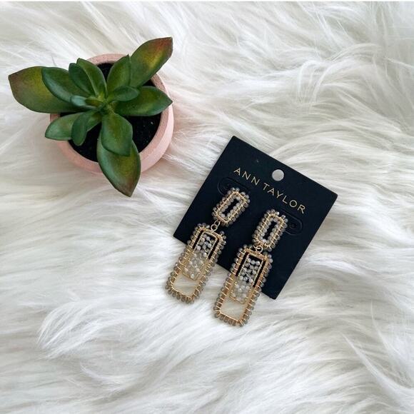 New Ann Taylor Light Gold Beaded Sophisticated Earrings - Picture 1 of 2